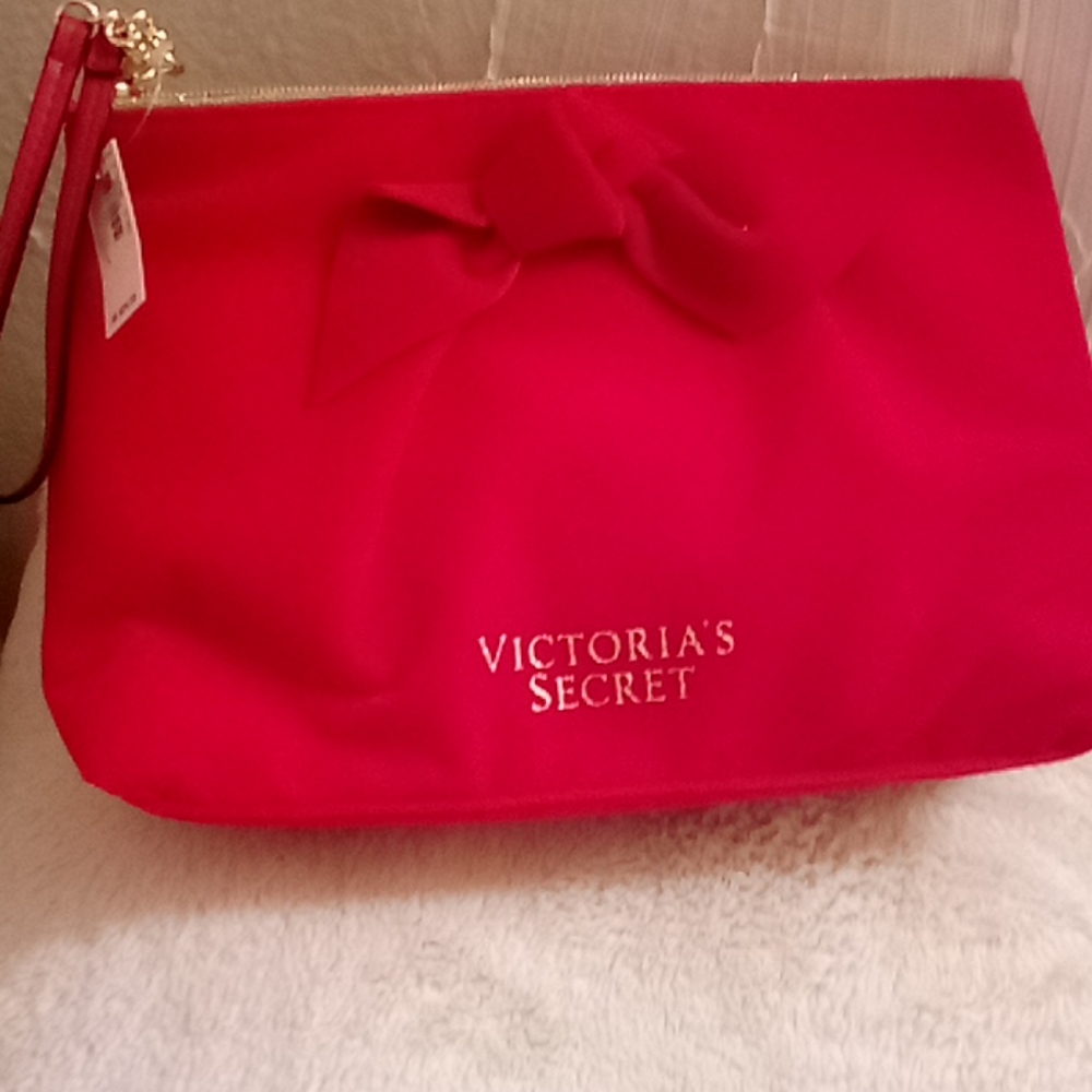 NWT Victoria Secret wristlet
